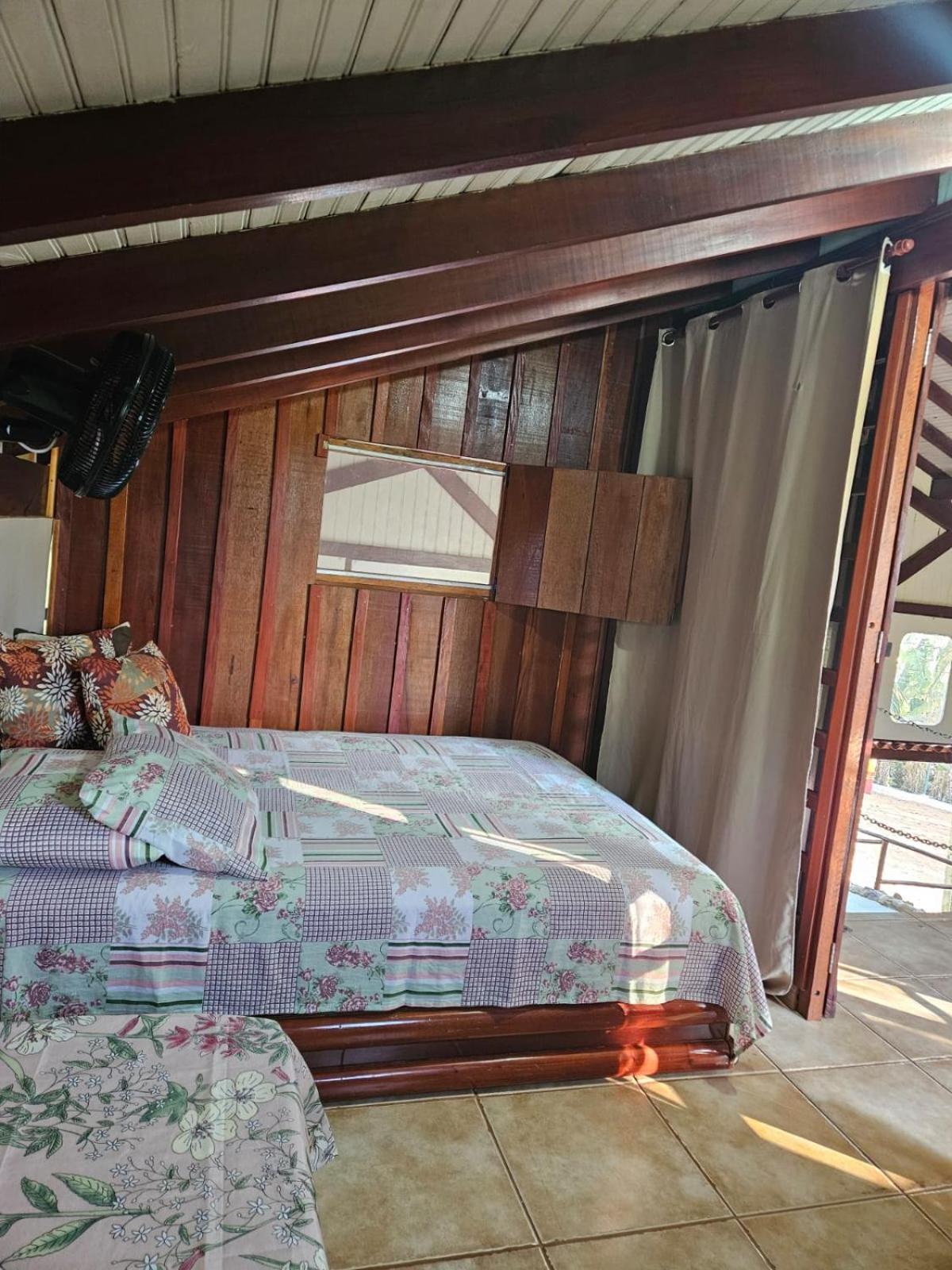 Cabana Hostel Sobrado Ecopark Aguas de Sao Pedro Bilik gambar